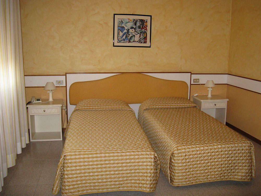 Hotel Faro Montichiari Exteriér fotografie